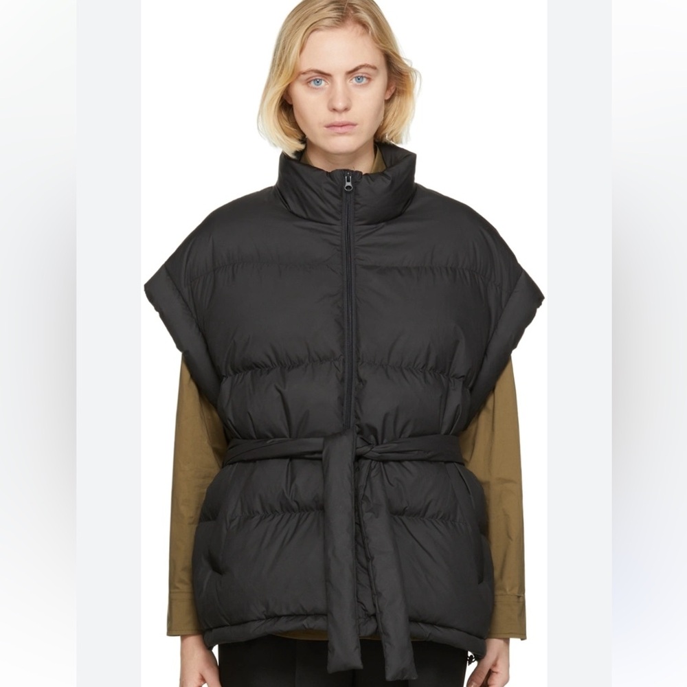 The Frankie Shop Aspen belted down vest in black - Picture 2 of 8
